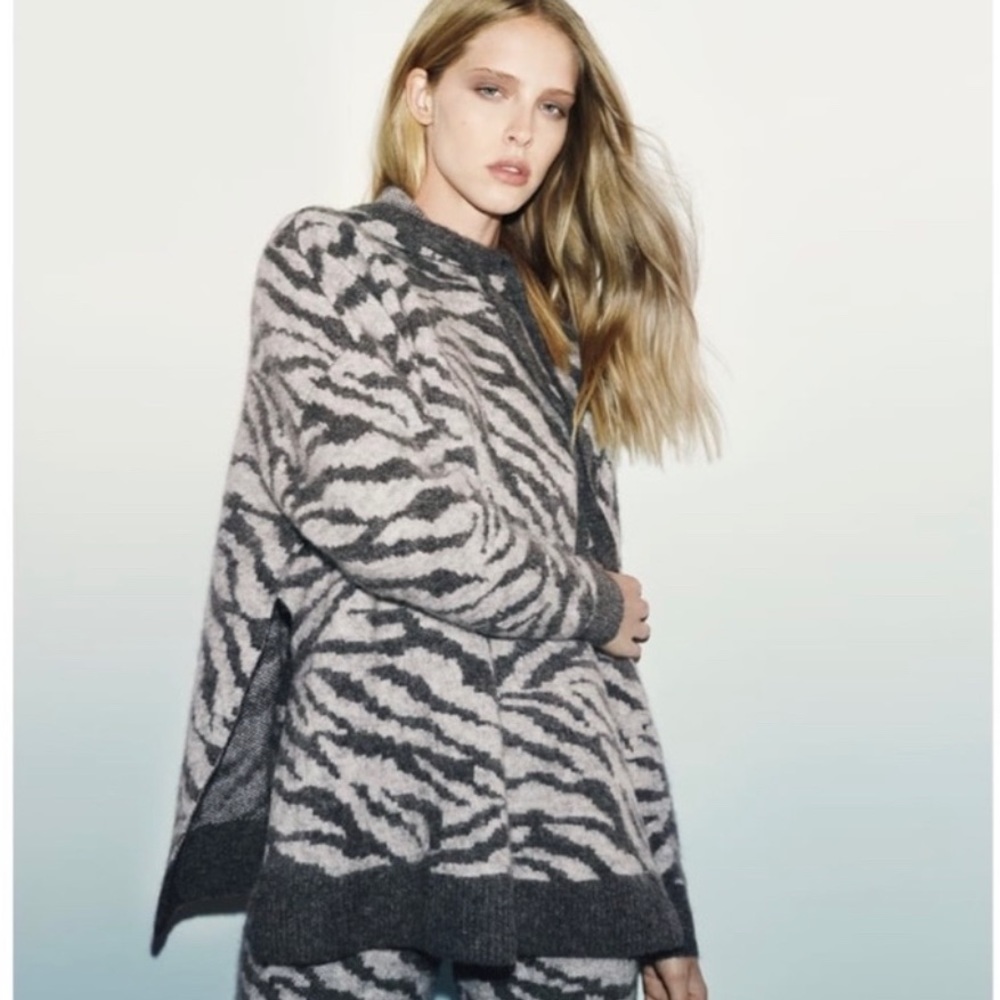 Zara Animal Jacquard Wool & Alpaca Blend Sweatshirt